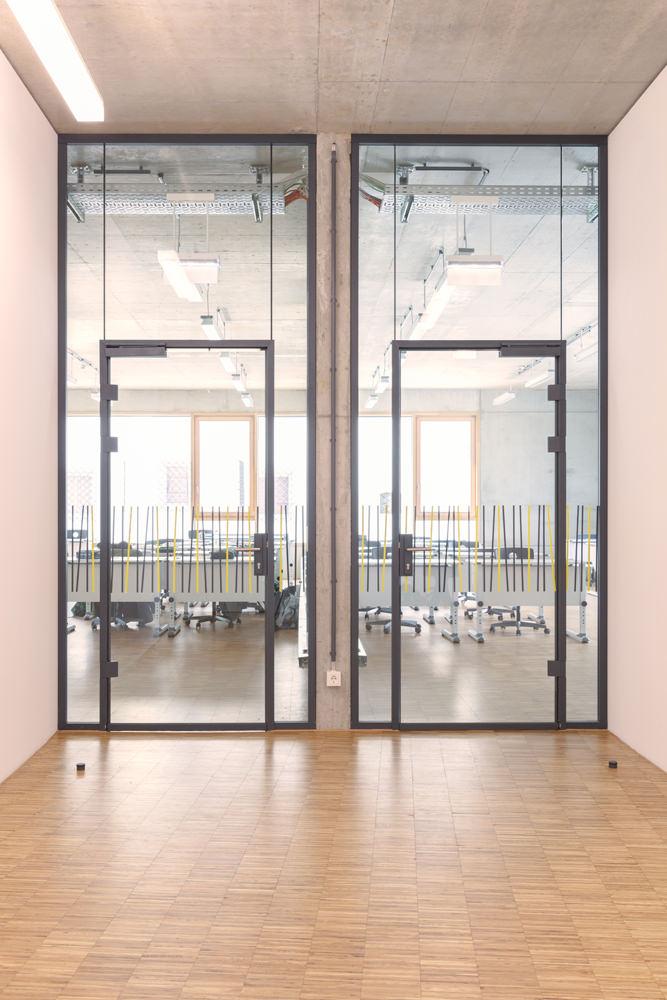 Uniquin Glasanlagen Glastrennwandsystem von dormakaba, Design und Schallschutz für fast jeden Einsatzbereich - www.ganzglastuere.de